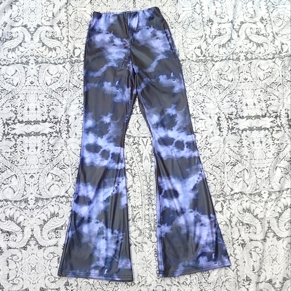 Topshop Pants - NWOT! Tie dye Hot pants